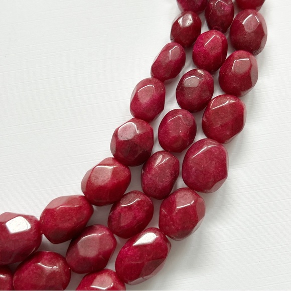 Stunning Triple Strand Red Ruby Graduated Bead Necklace - Picture 8 of 15